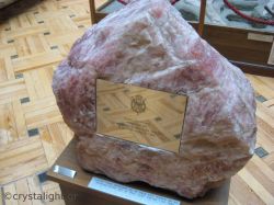 Έ&nu;&alpha; &tau;&epsilon;&rho;ά&sigma;&tau;&iota;&omicron; &kappa;&omicron;&mu;&mu;ά&tau;&iota; &rho;&omicron;&zeta; &chi;&alpha;&lambda;&alpha;&zeta;ί&alpha; - &copy;crystalight.gr